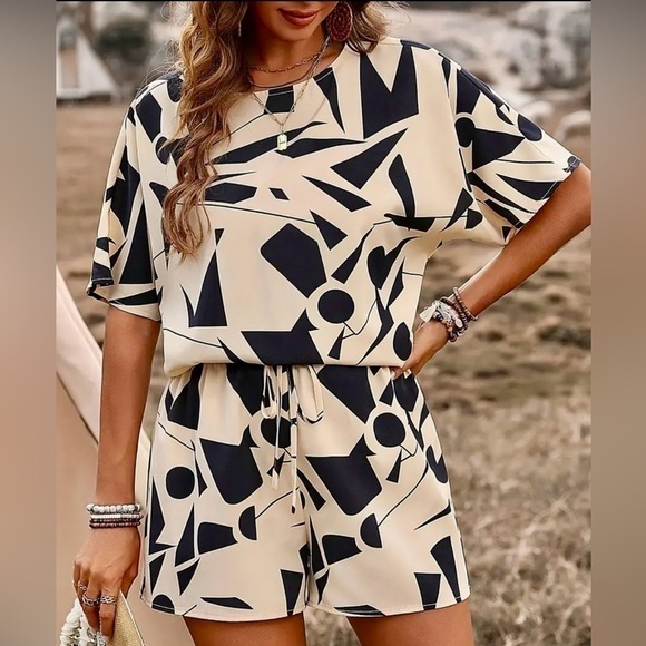 Women’s Geo Print 2PC Casual Shorts Set - Size XL - NWT - Picture 4 of 4